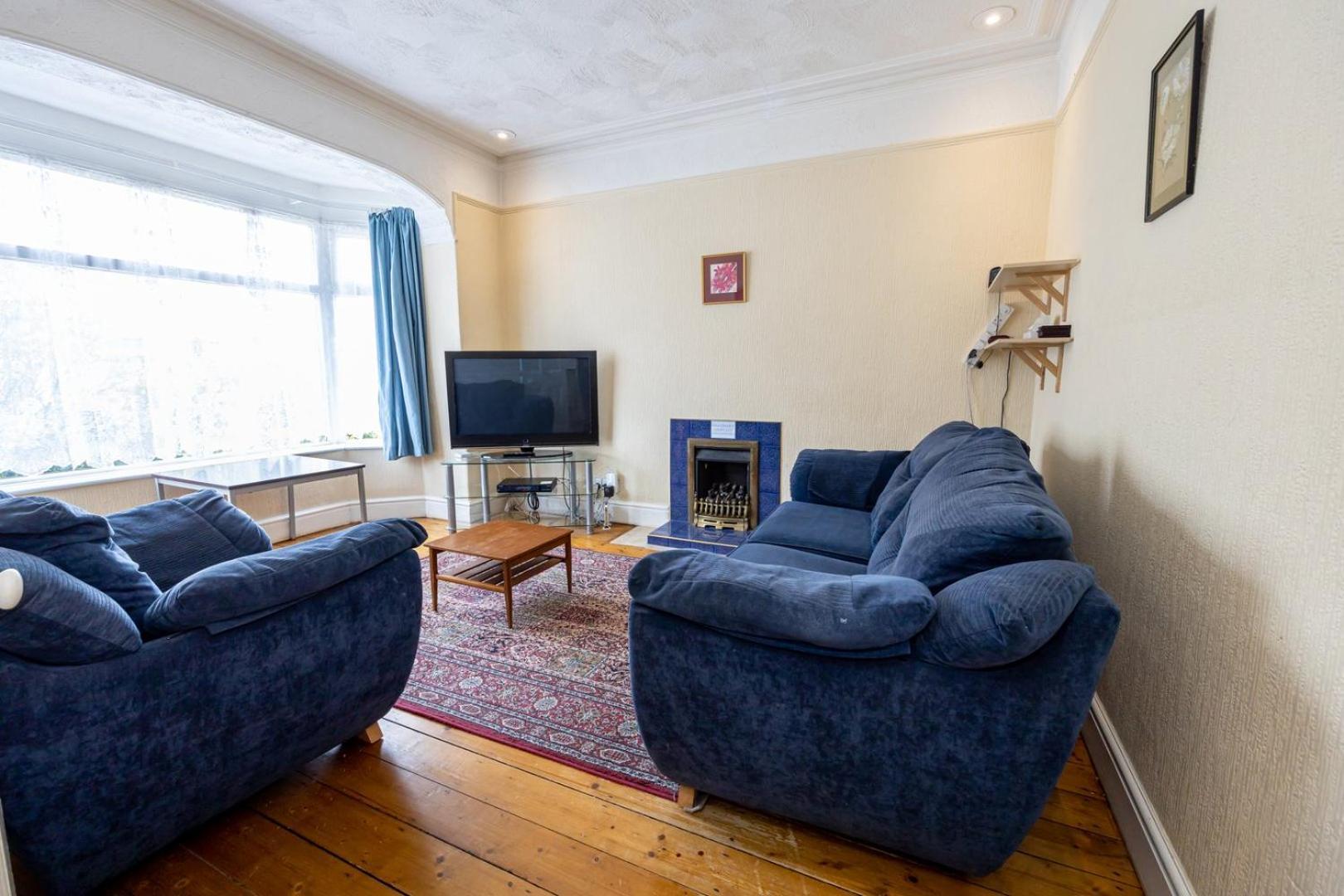 Guestready - Enchanting Life In Gorse Hill Manchester Bagian luar foto